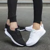 Sport do biegania butów Kobiety Air Siatka oddychająca Walk Kobiety Wygodne białe modne trampki Chaussure Femme 220527