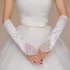 Gants de mariée en dentelle sans doigt les gants de mariée de mariage avec des perles de paillettes mariées