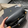 Zincirler Kate Crossbody Çanta Flip Debriyaj Çantalar Püskül Kadın Çanta Çanta Süet Deri Zarf Moda Metal Harfler Ayrılabilir Kayış Düz İplik Hasp Donanım