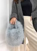 Vinter Real Fox Fur Soft Shoulder Bags for Women Casual Plush Crossbody Påsar Päls Koppling Purväska Hink Tygväskor Handväska 220510