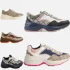 女性デザイナーRhyton Shoe Men Multicolor Sneakers女性スニーカーヴィンテージショーシュールプラットフォームスニーカーレザーフラットストロベリーラットカジュアルシューズ