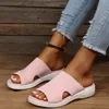 Grande Slippers Slippers Mulheres Verão Novo vestindo lazer plano de lazer plana Flipers de areia feminina