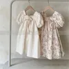 INS Niñas pequeñas vestidos con estampado floral para niños cuello cuadrado manga abullonada Arcos vestido de princesa ropa de verano para niños Q72211126133