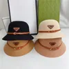 세련된 여름 정식 모자 디자이너 럭셔리 클래식 모자 망 여자 리조트 휴가 일선 양동이 모자 4 색 고품질 모자