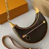 Designer Half Moon Shoulder Bags Women's Handbag Vintage Metal Chain Underarm Bag tryckt blixtlås Crossbody Bag Högkvalitativ klassisk handväskor Plånbok