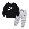 Nieuwe Kinderkleding Sets Autumn Long Sweeves Sweatshirt Boys Girls Sets Lange mouwen broek Outfits Kinderpakken Pakken