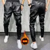 Winter Thick Warm PU Leather Pants Men Clothing Simple Big Pocket Windproof Casual Motorcycle Trousers Black Plus Size 220720