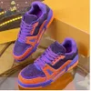 2022 pavão roxo masculino espesso Sapatos vulcanizados redondo dedo do pé brilhante tênis de laço de rebite feminino tênis de clube casual unissex sapatos mkjkkk000002