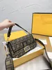 여자 가방 브라운 디자이너 패션 럭셔리 대형 미니 바게트 백 2f 패턴 장식 금속 로고 상자