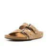 Dames 2021 COWSKIN SUEDE VROUWEN Echt lederen platte hakken Sandalen Zomer Flip-flops Slipper slip-on trouwjurk Gladiatorschoenen Rivets Buckle Dikke bodem 91555