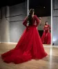Vestidos de noche de sirena roja Sexy V Halter V Halter de mangas largas Longitud Longitud de la longitud del piso Trazo con cuentas 3D Train de encaje de encaje de encaje Vestidos Vestidos Festa