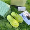 النساء المطاط الكعب غير الرسمي 22SS صفراء أخضر الشاطئ قطع المدرج النعال الصيف المشي شرائح الوجه يتخبط