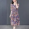 8687# YM Ladies New Summer Loose Dresses V-hals Half Sleeve Retro Printing Belt Nacing Up Women Fashion Chiffon Casual Dress M-XXXL