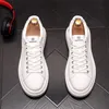 Europeiska mode kausala skor vårens höstmärke designer kilar läder vita sneakers plattform tränare runda tå manliga promenader loafers
