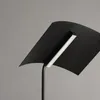 Zemin lambaları Modern İskandinav oturma odası kanepe dikey ayakta lamba basit sanatsal yaratıcılık tasarımcısı aydınlatma