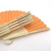 50pcs spersonalizowany fan ślubu Orange Color Letnia dekoracja imprezy Favors ręcznie wykonanych złożonych fanów w pudełku prezentowym