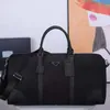 Borsone da uomo di design di lusso per uomo Tarp in nylon di alta qualità Tinta unita Stampa a righe Borse da viaggio per lettere Borsa a tracolla in tela di grande capacità Borsa a tracolla Oxford Totes