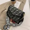 80% rabatt på handväskor rea online Hanchao nätaxelrem kvinnligt mode personlig liten fyrkantig textur One Shoulder Bag