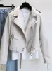 Couro feminino Faux Ftlzz Spring Autumn Jaqueta feminina Slim Streetwear Khaki Coat Moto Motão com Belt Feminino