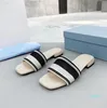 Designer Woman Fabric Slides tofflor Mules Womens Home Flip Flops Casual Sandals Summer Leather Flat Slide Gummi Sole