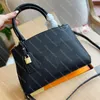 Petit Palais Leather Counter Counter Facs Women Handbags حقيبة Messenger M45900 M58914 M58916
