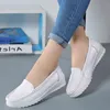 Kleid Schuhe Neue Krankenschwester Schuhe Frauen Weichen Boden Atmungsaktive Plattform Kleine Weiße Schuhe Casual Wedges Loafers Sandalen 220320