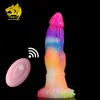 Nxy Vibradores Yiyst Tamanho Pequeno Luminoso Dildo Portátil Poderoso Vibrante Plug Anal com Sucker Silicone Fantasia Macia Wirless Contral 0408