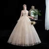 فساتين زفاف أخرى خفيفة من الدانتيل الشمبانيا ثلاثة ربع فستان تطريز نبيل زهرة بالإضافة إلى حجم أعلى الطابق الأميرة