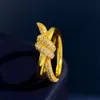 Neu kommen Edelstahl Rose Gold Liebe Doppel Knoten Ring für Frau Kristall Schmuck Ringe Männer Hochzeit Versprechen Ringe weibliche Frauen 2652