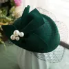 Berretti in pura lana Feltro Fascinator Cappello da sposa Pillbox per le donne Cocktail Party Vintage Lady Winter Solid Beret Hostess CapBerets