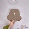 Классическая дизайнерская шляпа шляпа Письмо Печать Sun Hat Street Madeny Fisherman Hats Женщины мужчины невостой крышка