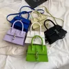 Bolso cruzado de cuero PU para mujeres Fashion Kawaii Luxury Summer Chain Beading Handbags Tiny 220630