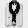 2022 Najnowszy wzór Mężczyźni garnitury zielony aksamitny szal Lapel Wedding Tuxedo Terno Masculino Prom Groom 3 szt. Slim Fit Blazer (kurtka +kamizelka +spodnie)