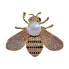 Pins Broches Abeilles mignonnes Designer Broches Pins avec perle de luxe brillant cristal pour les femmes mode manteau broche bijoux en gros Y240327