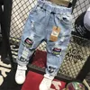 Barnfjäderbarn barn jeans för baby pojkar casual denim byxor småbarn kläder 27 år 220812