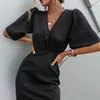 Lüks siyah kısa kollu yaz kadınlar elbise seksi vneck katı cadde zarif aline bayanlar mini vestido 220527