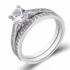 Ensemble de bagues pour amoureux de fiançailles de mariage de luxe Bling Iced Out géométrique AAA bague en cristal de Zircon cubique pour Couple