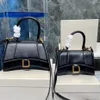 2022 Heiße Dame Einkaufstaschen Mode Handtaschen Frauen Totes Schulter Top Qualität Cross Body Halbmond Luxus Echtes Leder Klassische Retro Geldbörse Brieftaschen Griff Quadrat