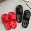 Niet -slippers thuis slippers mannen vrouwen badkamer schoenen jongens meisjes unisex flip flops zomerhuis el sandalen platte schoenen 220701