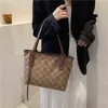 Factory Online Export Designer Bags Women New Versatile Small Single Shoulder Messenger Simple Fashion Portable Tote