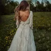 بوهيميان الأنيقة الكاملة الدانتيل ، فساتين الزفاف مع الأكمام الطويلة مثير الخامس الرقبة Backless Boho الزفاف الفساتين خطاب القطار ريفي العرائس روبس دي ماري