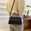 حقيبة يد موضة 2022 الخريف الجديدة الكورية نمط الملمس حقيبة الكتف الاتجاه بسيط حقيبة صغيرة النساء