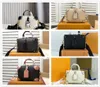 M45571 Petite Malle Souple Bag Women Tote Handbag Messenger Crossbody Handväskor Topp äkta läder präglad vild på hjärtstam mini fyrkantiga väskor pursar plånbok zz