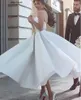 2022 Najnowsze sukienki ślubne Pasku Rucha Tiul Tiul Train Train Corset Back Back Stopa suknie ślubne