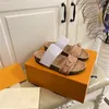 Sandalen coole Modeschuhe 2 Gurte Verstellbare Goldknopf Sommerschuhe Design Damensandalen Design