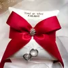 Titular do anel personalizado noivado de casamento personalizado Dia dos namorados Presente de noiva Mariage Pillow para a Sra. 220611