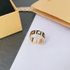 Luksusowe pierścienie projektantów dla kobiet i mężczyzn Pierścienie złotego zespołu wysokiej jakości para mody biżuteria podwójna pierścień liter