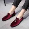 Jurk schoenen ontwerper mode luxe schoenen mannen metalen fluwelen Italiaanse handgemaakte loafers bruiloft party stylist gentleman schoenen 220325