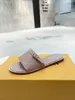 Tasarımcı İzleyiciler Sliders Slaytlar Sandalar Odunlu Düz Mule İmza iç tabanı kolaylaştırır Easy Tasarım 0625