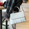 Hohe Qualität Geldbörse Echtes Leder Luxus Handtaschen Frauen Umhängetaschen Designer Einfarbig Mode Weibliche Messenger Tasche Kleine Mini Schwarz Weiß braun J771